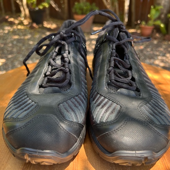 Mens Ecco Sneaker/ walking shoe - size 44 (equivalent of 10 - 10 1/2) - Picture 3 of 8